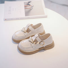 Spring and Autumn Girls' Leather Moccasins with Metal Decor