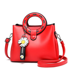 Fashionable Round Ring Handbag for Women (Fall 2020)