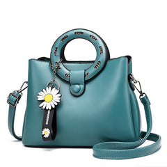 Fashionable Round Ring Handbag for Women (Fall 2020)