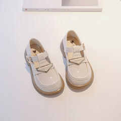 Spring and Autumn Girls' Leather Moccasins with Metal Decor