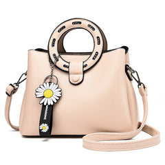 Fashionable Round Ring Handbag for Women (Fall 2020)