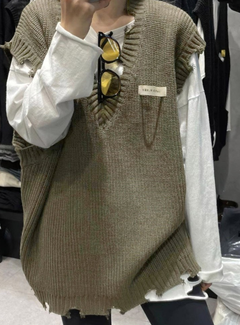 Fashionable Cartoon Knitted Vest Set with Long Sleeve Shirt