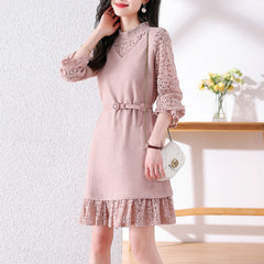 Lace Midi Dress with Slim Fit for Elegant Style